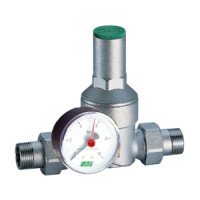 Редуктор 1/2" НР-НР с манометром хромированный FAR